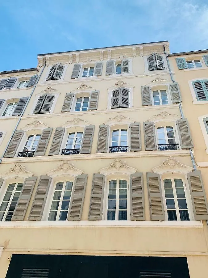 L'Escale Au Coeur Du Vieux Port De Marseille Apartment